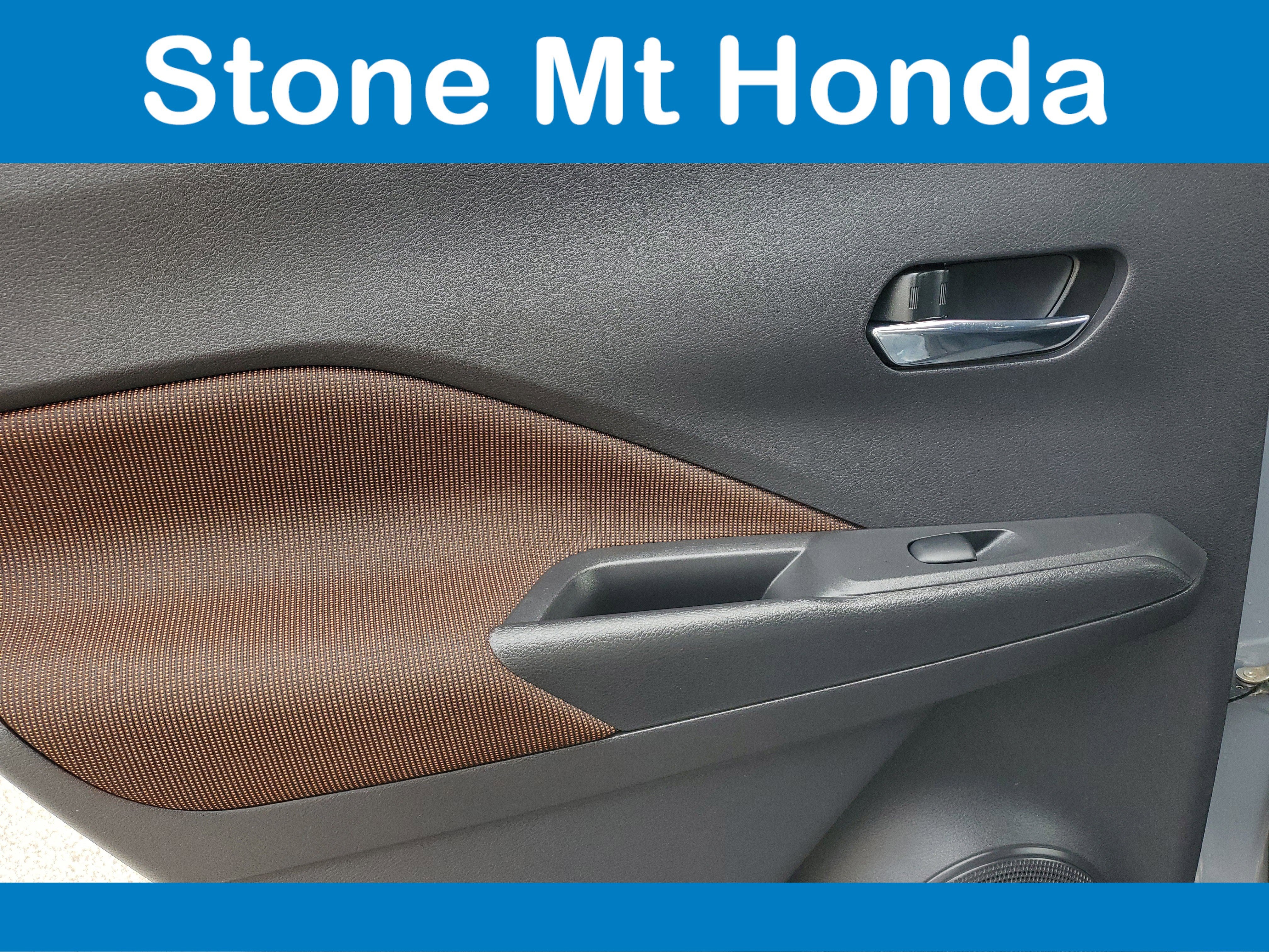 2022 Nissan Kicks SR