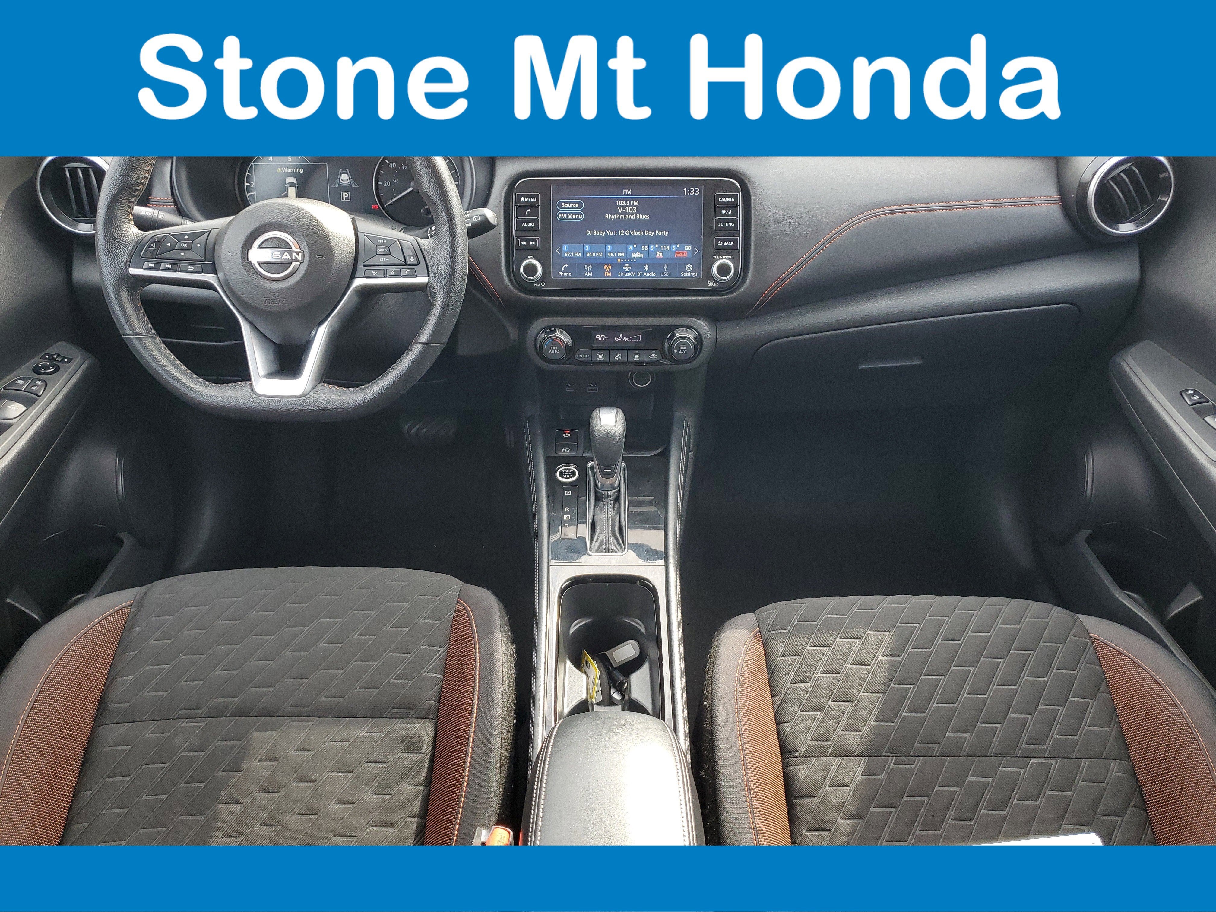 2022 Nissan Kicks SR