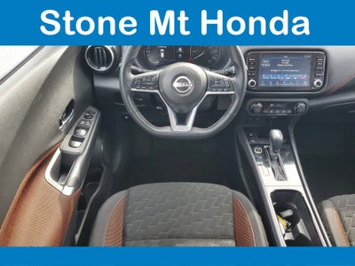 2022 Nissan Kicks SR