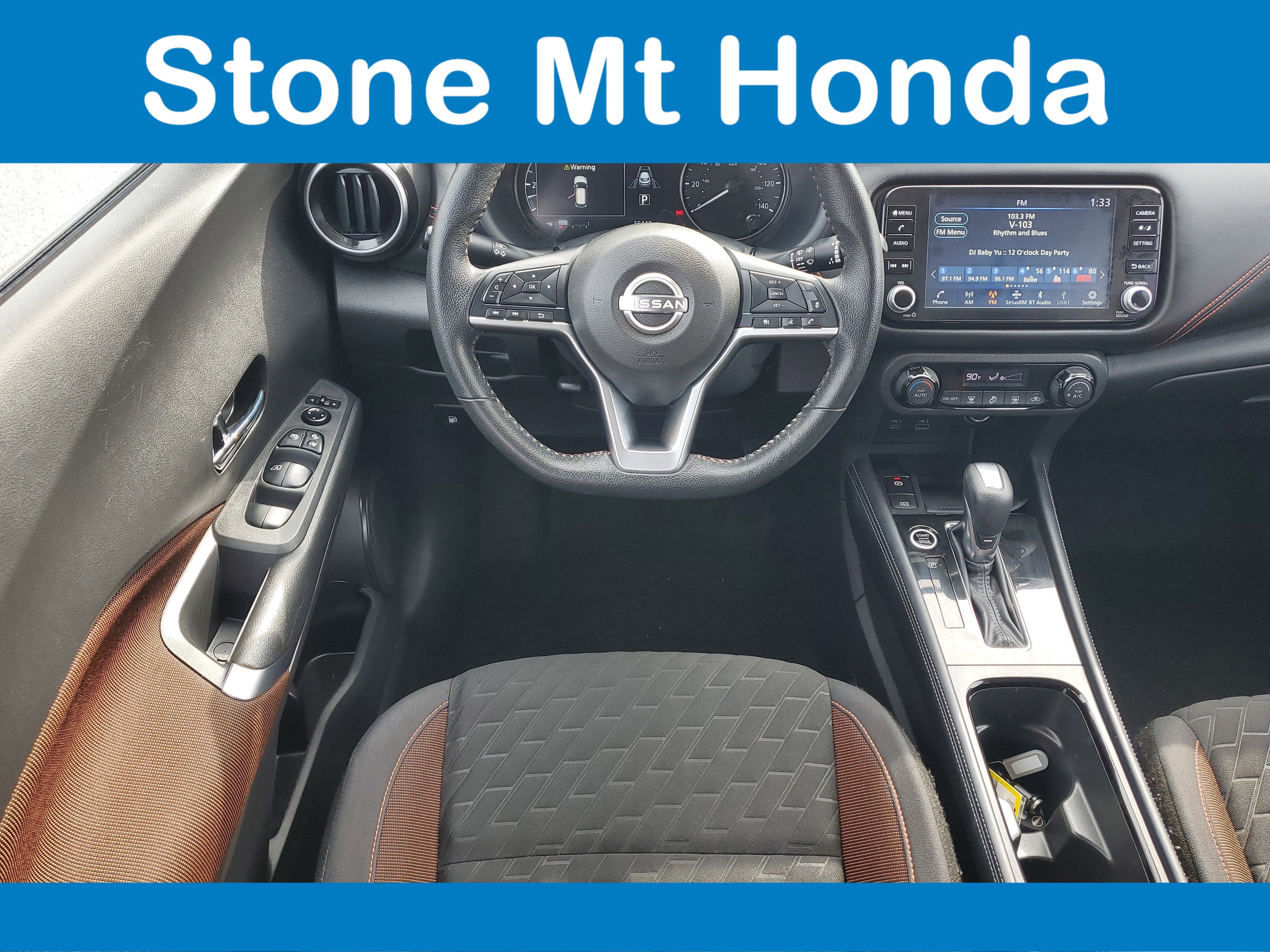 2022 Nissan Kicks SR