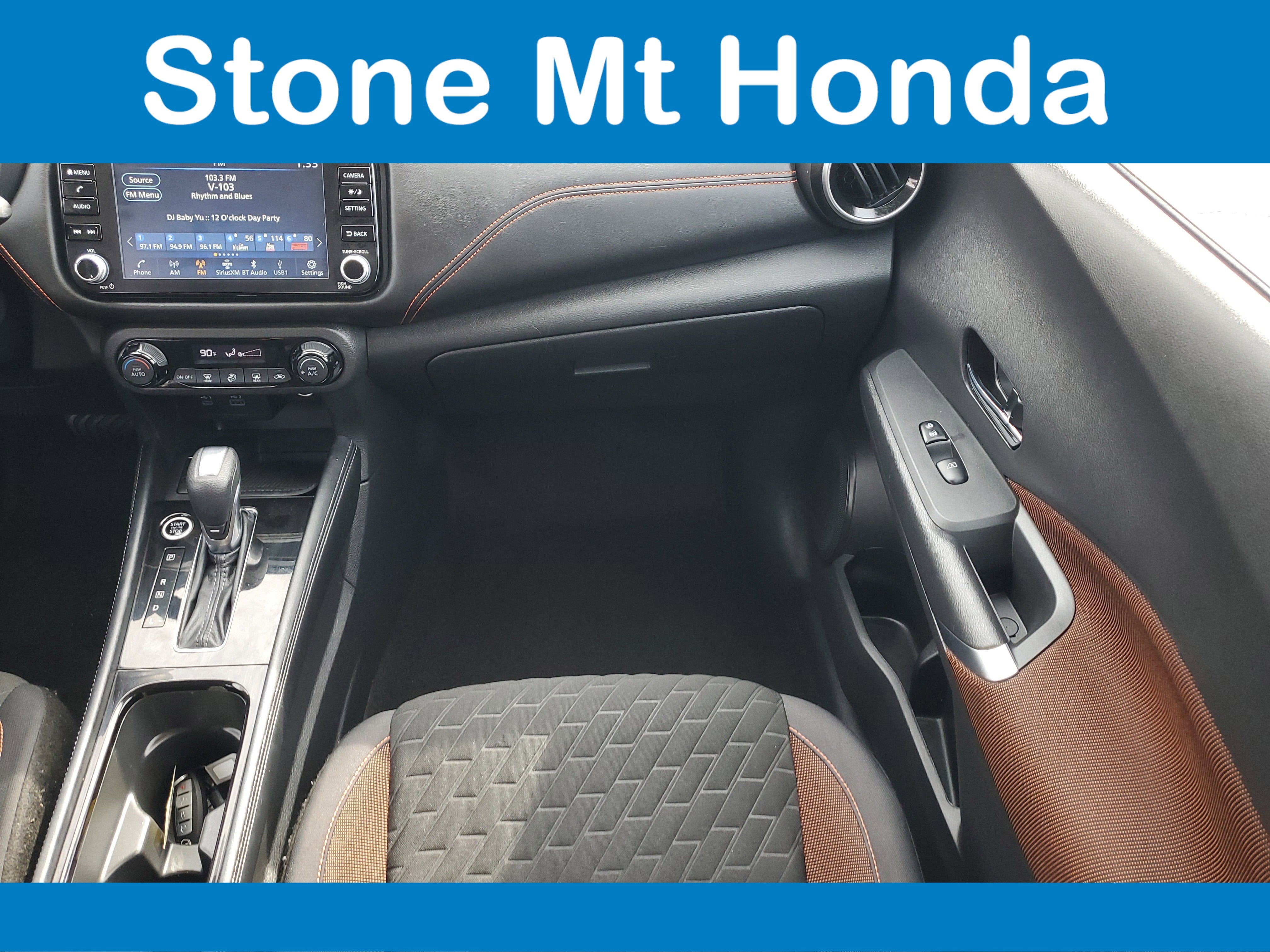 2022 Nissan Kicks SR