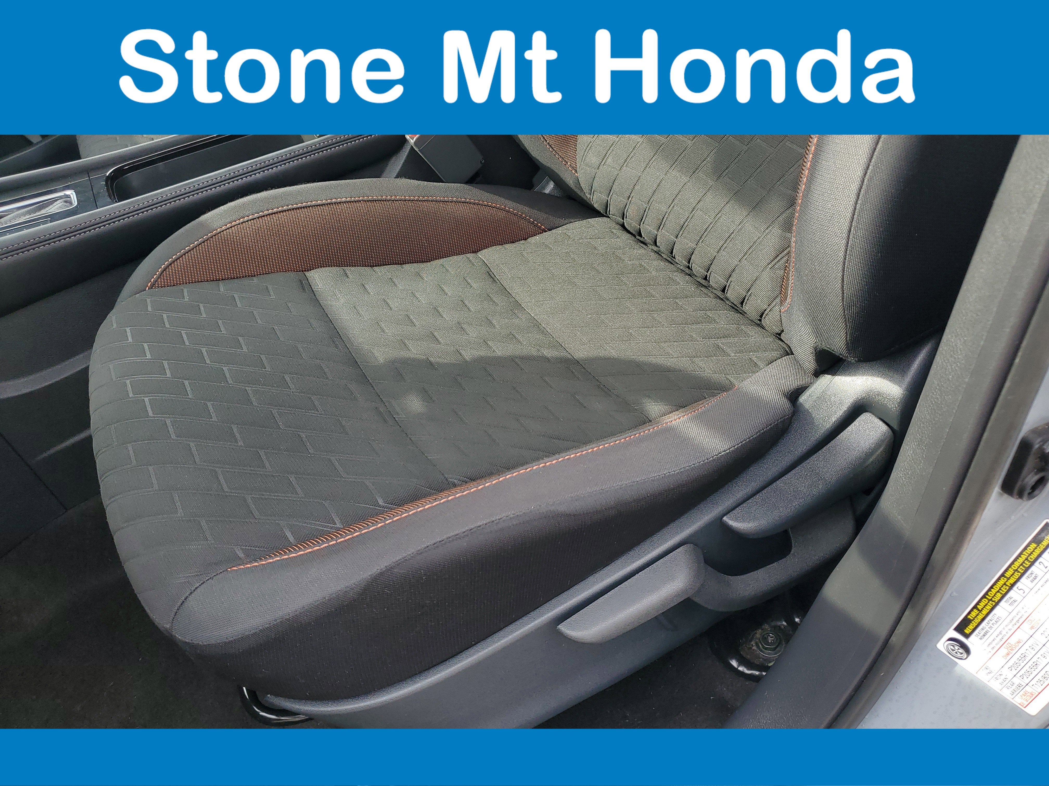 2022 Nissan Kicks SR