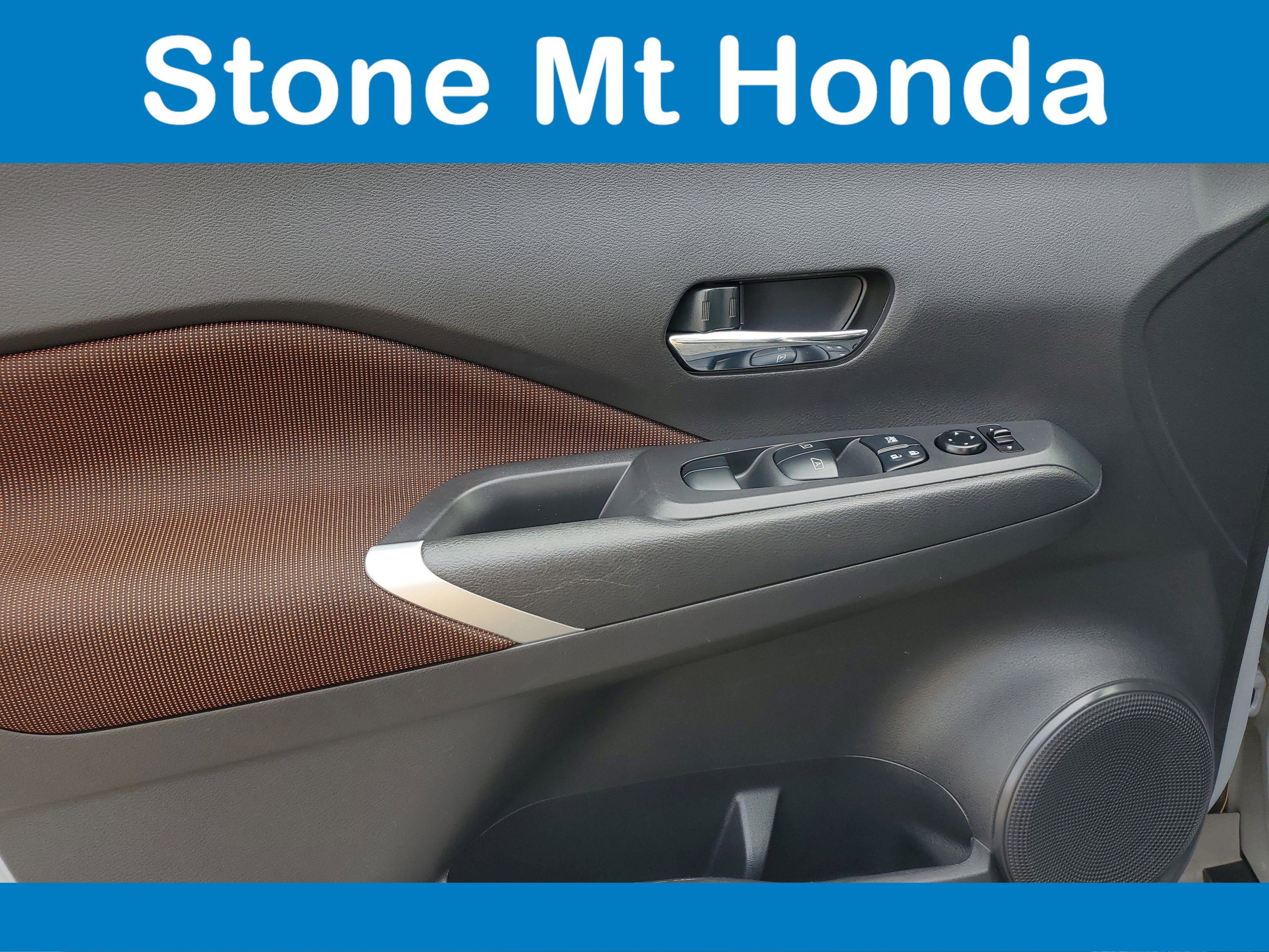 2022 Nissan Kicks SR