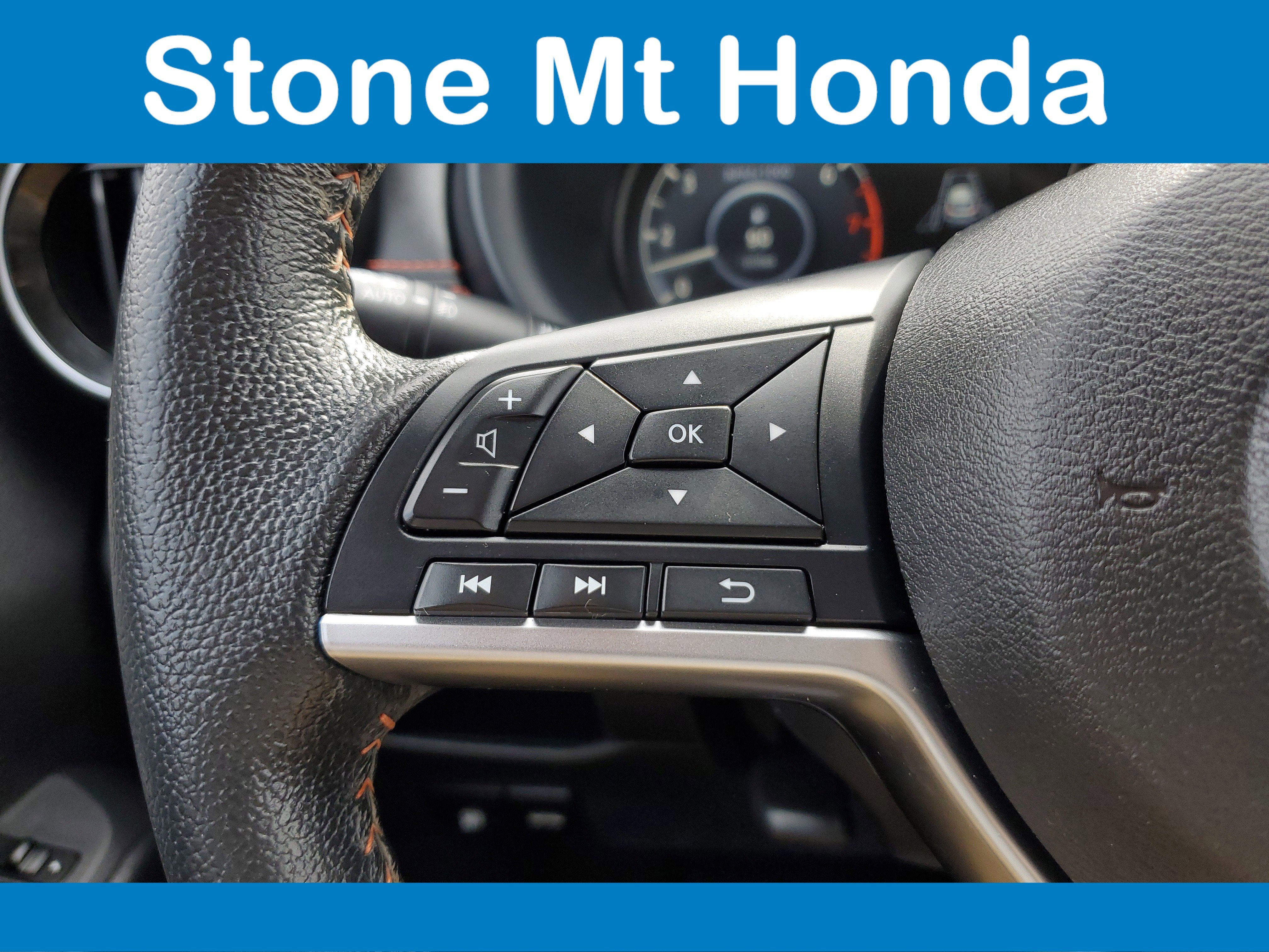 2022 Nissan Kicks SR