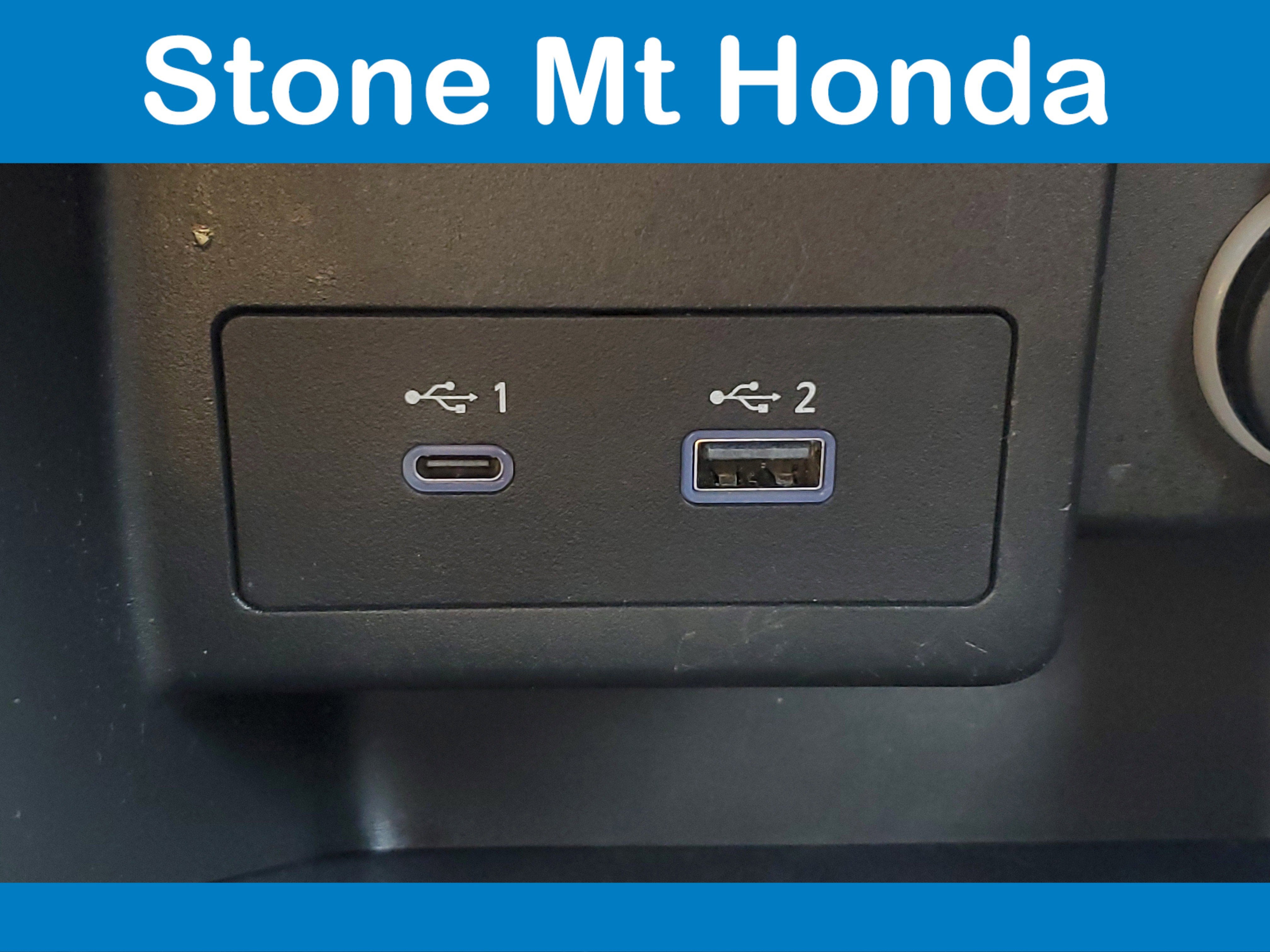 2022 Nissan Kicks SR