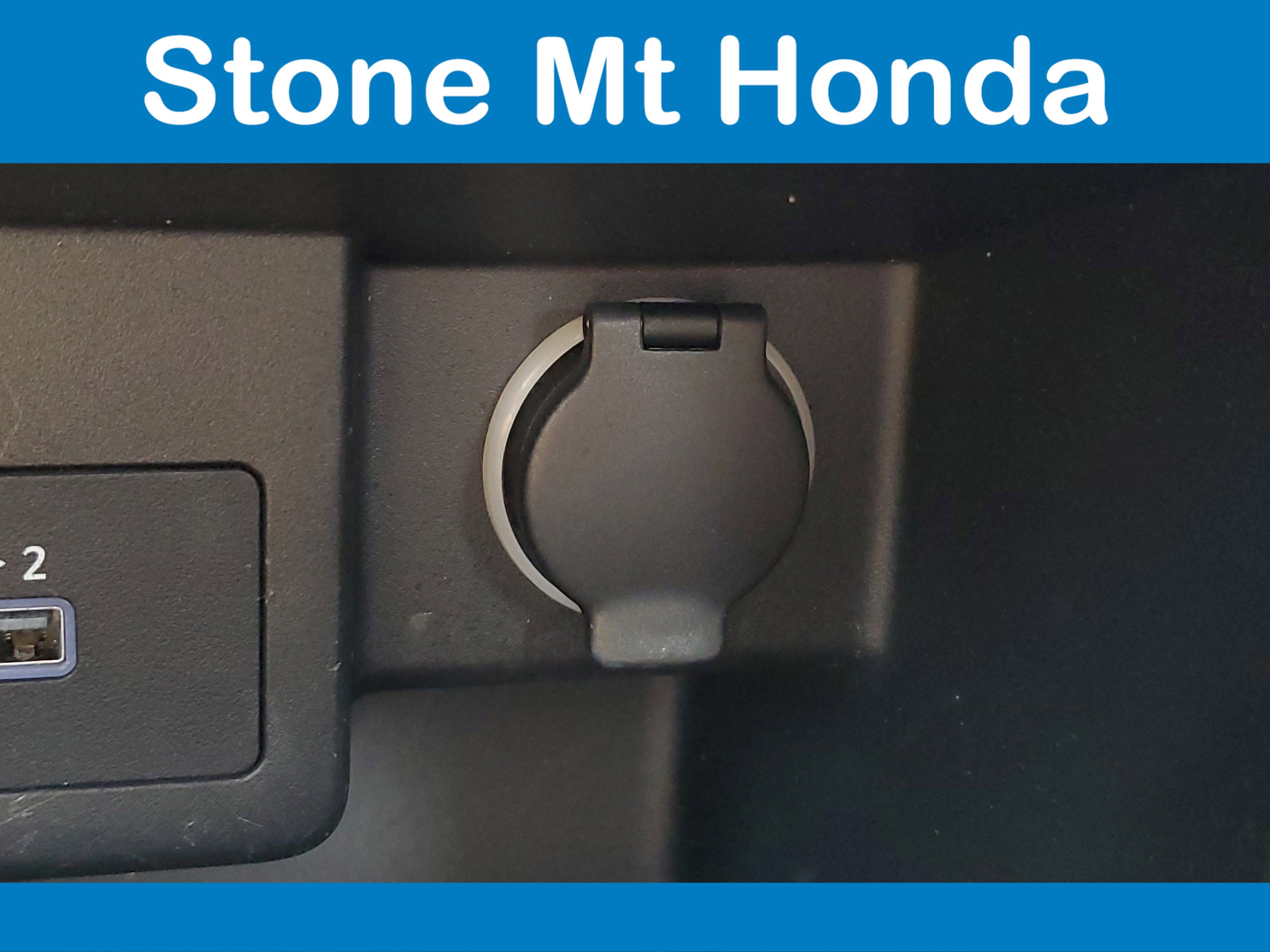 2022 Nissan Kicks SR