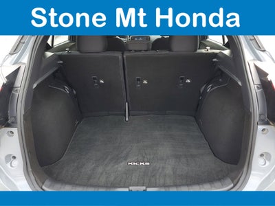 2022 Nissan Kicks SR