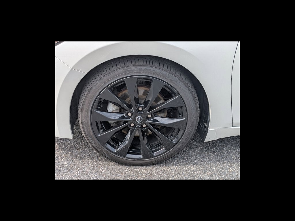 2023 Nissan Maxima SR