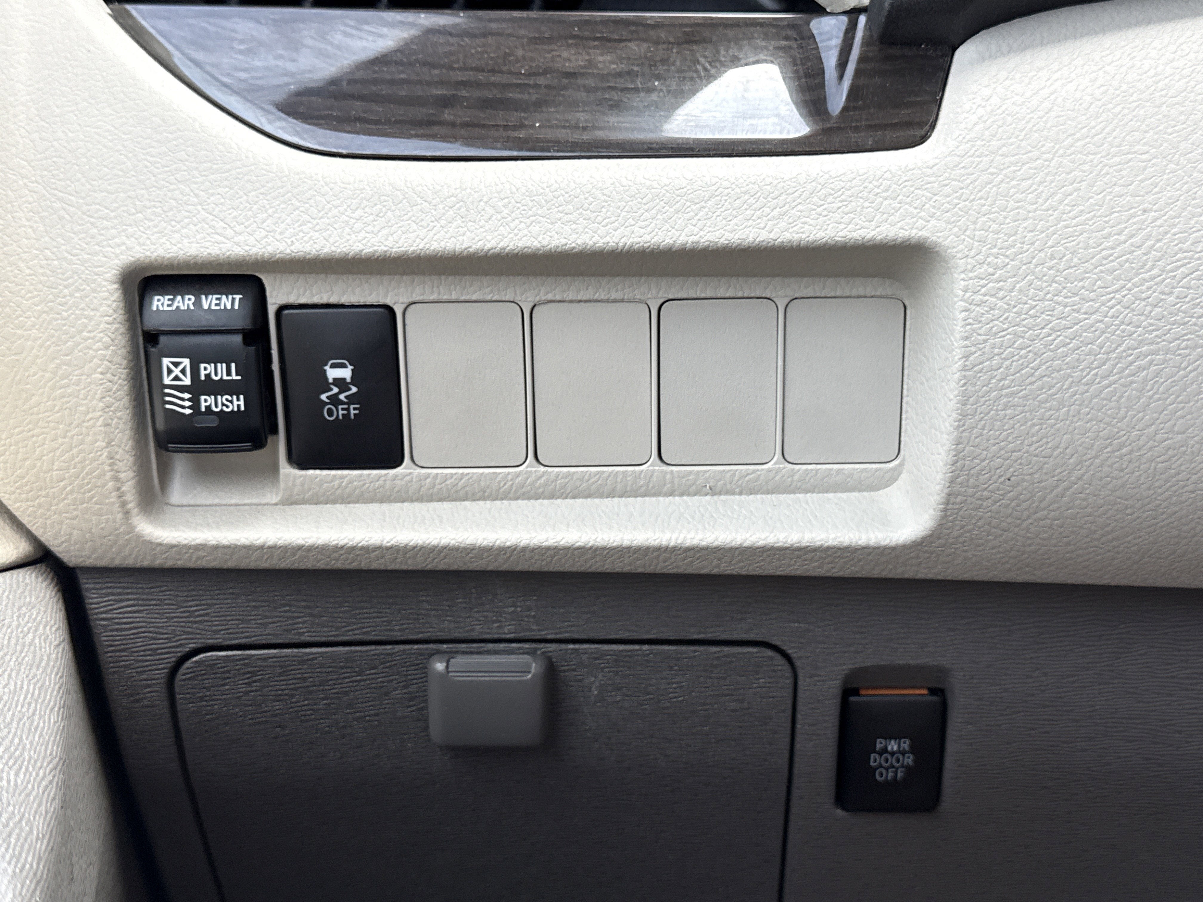 2020 Toyota Sienna XLE