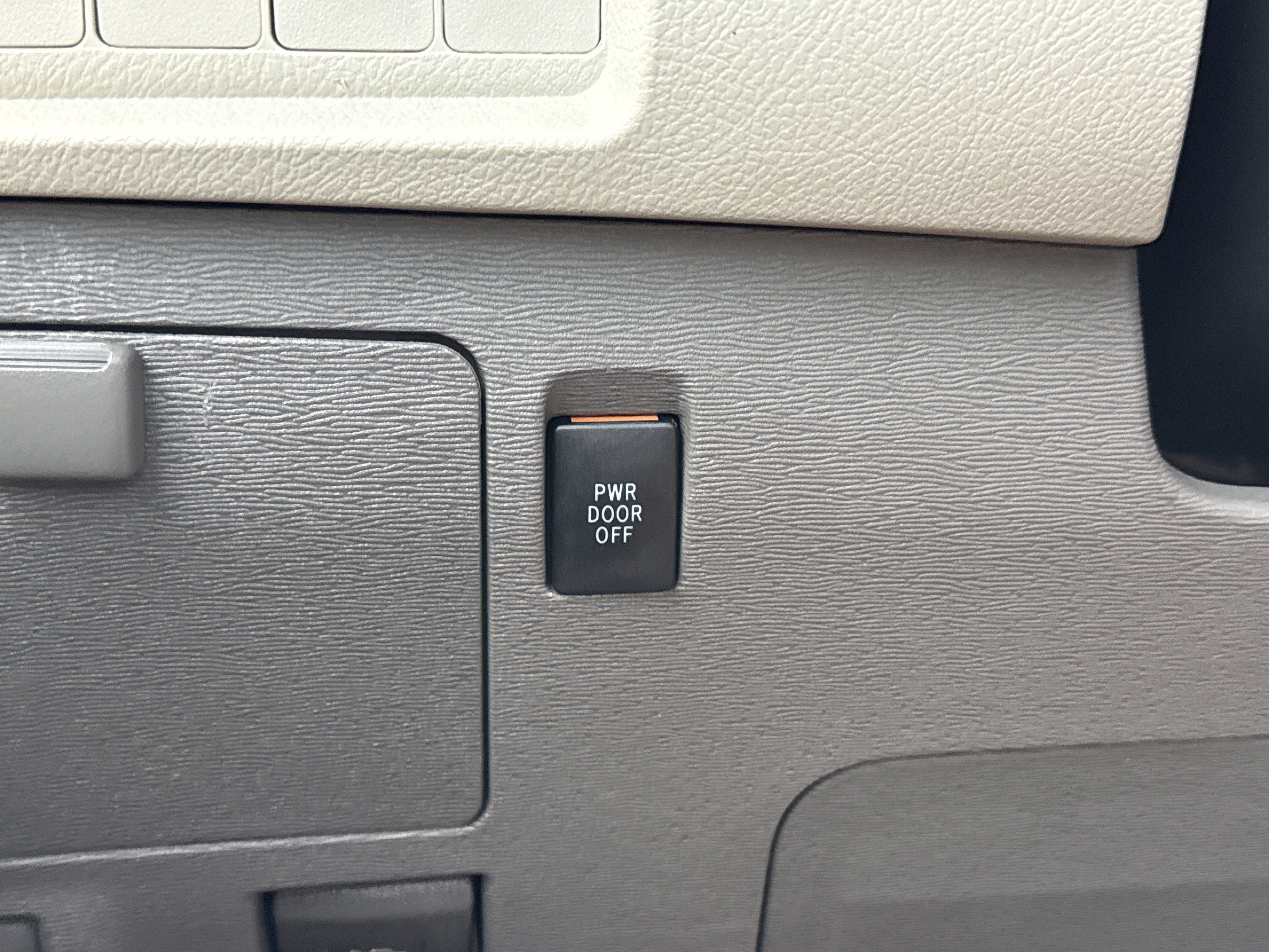 2020 Toyota Sienna XLE