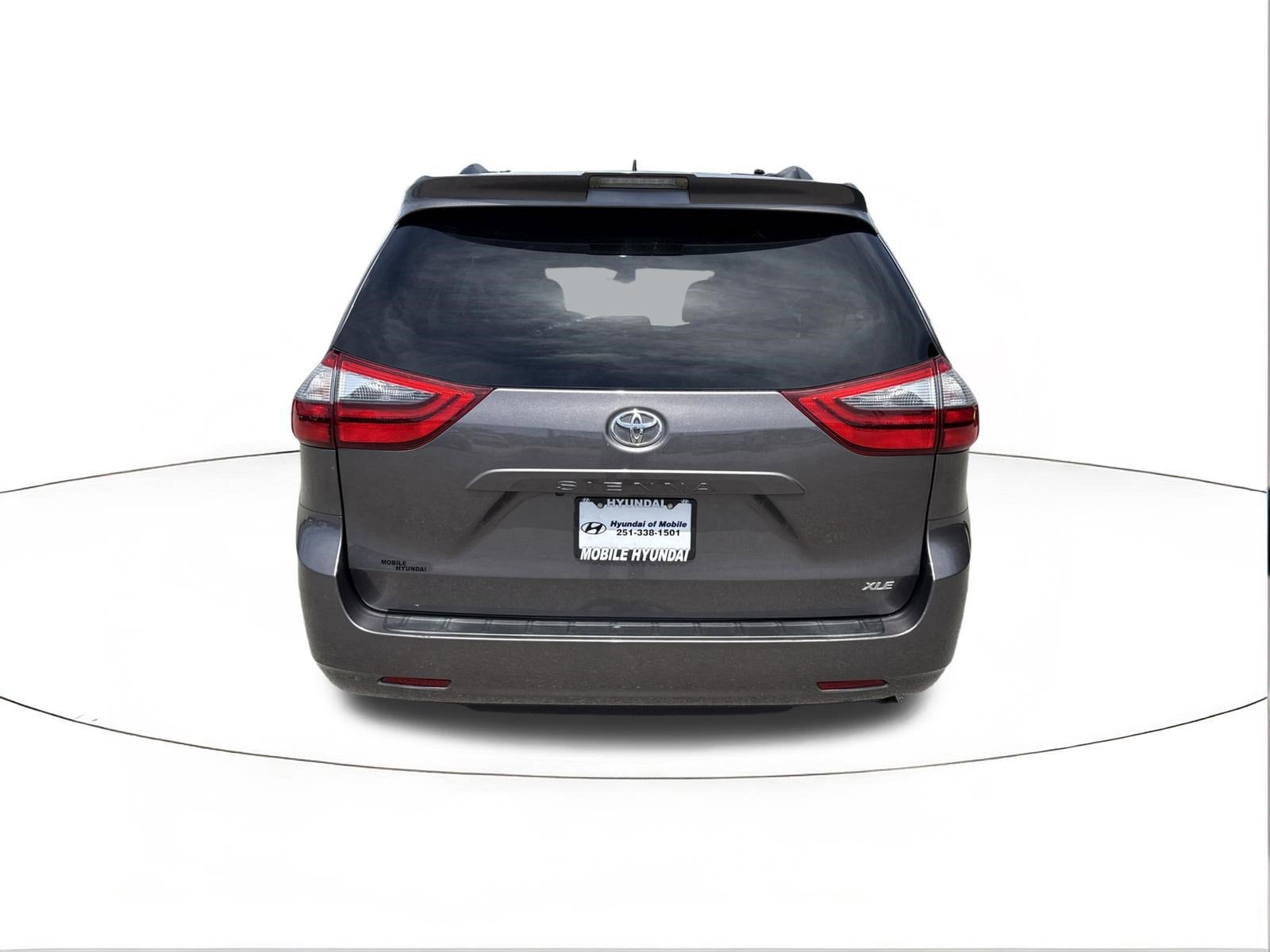 2020 Toyota Sienna XLE