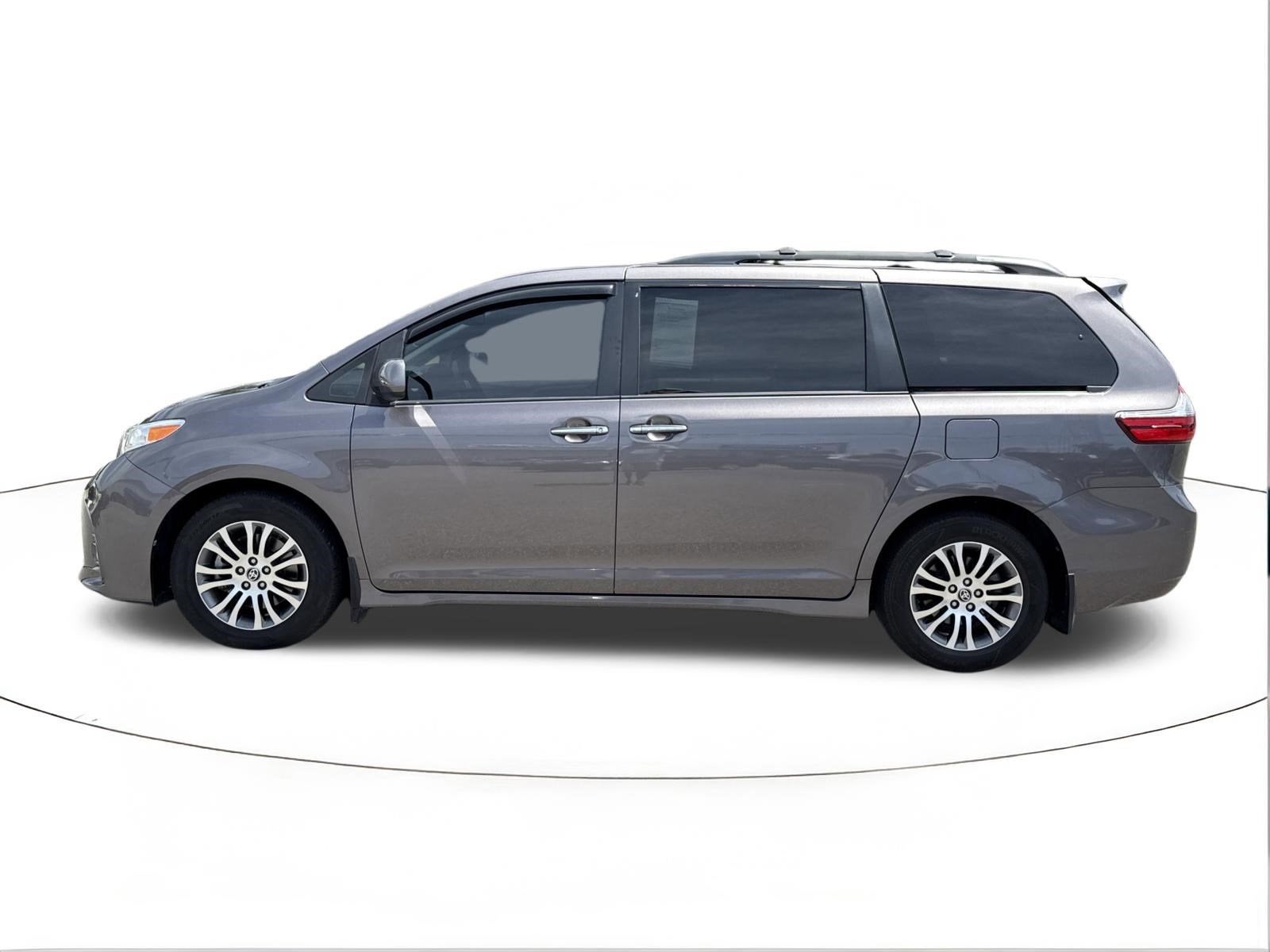 2020 Toyota Sienna XLE
