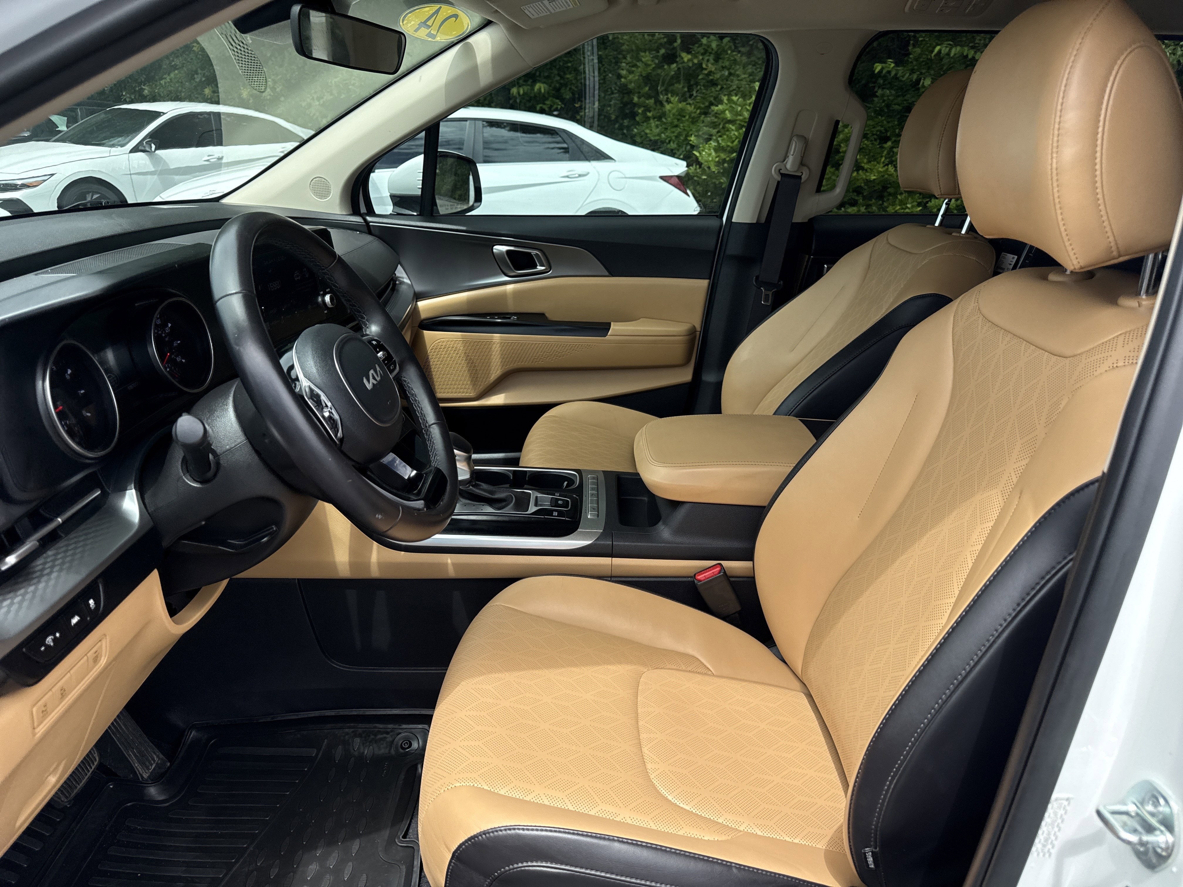 2024 Kia Carnival LX