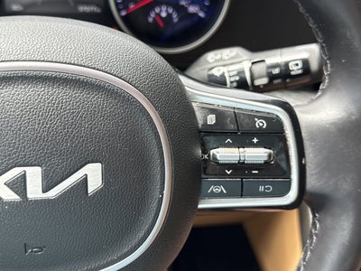 2024 Kia Carnival LX