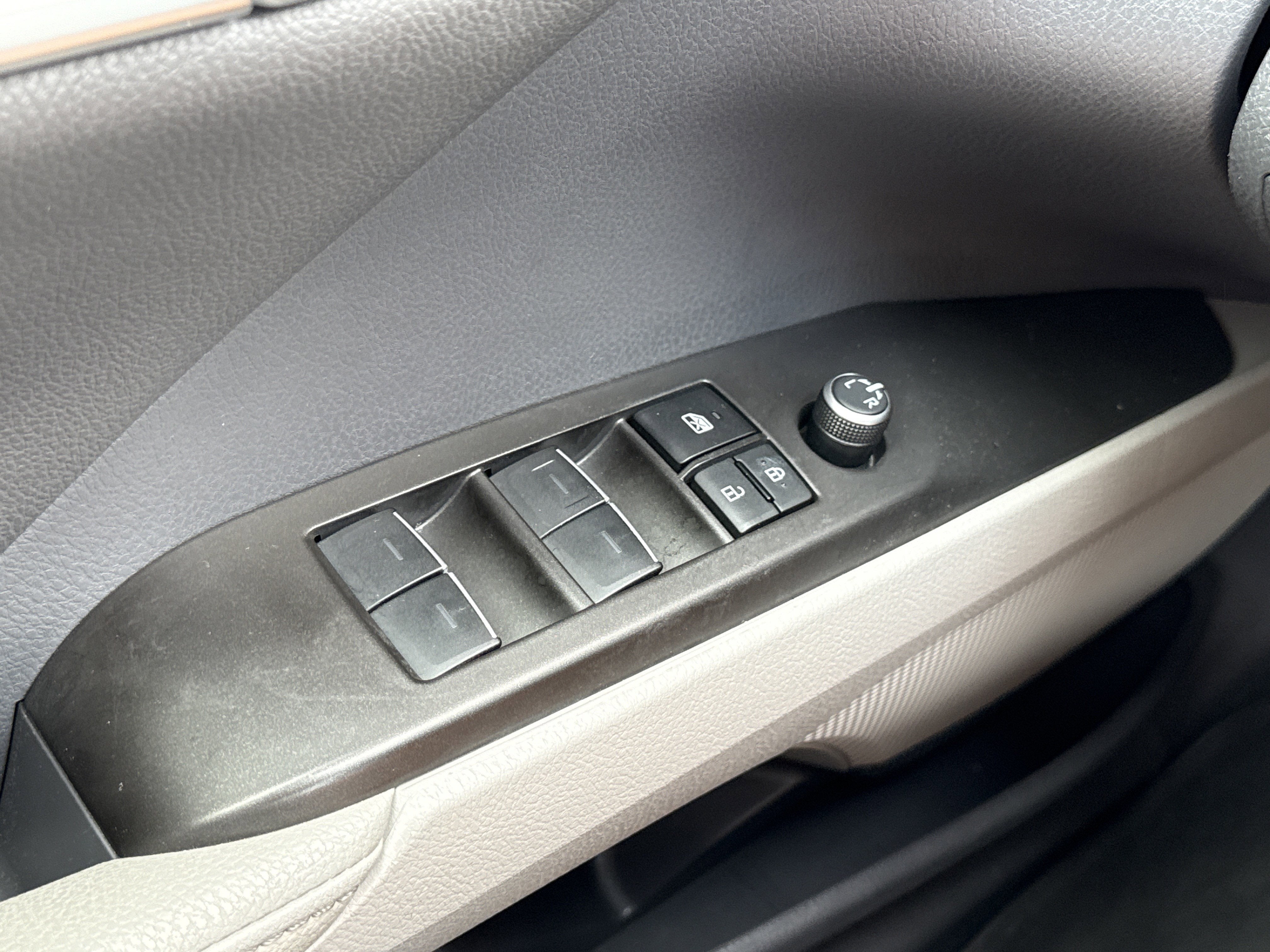 2023 Toyota Camry Hybrid XSE