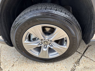 2024 Toyota RAV4 Hybrid XLE