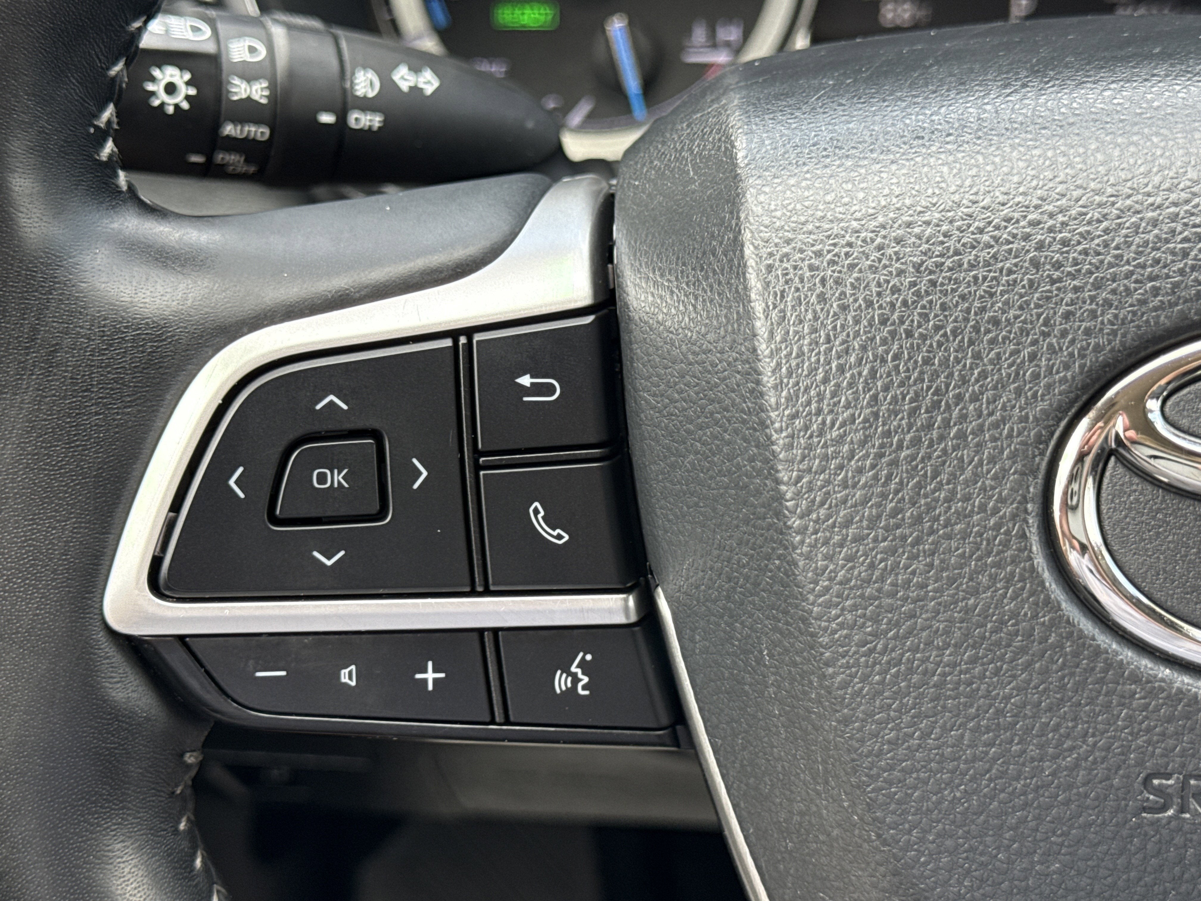 2022 Toyota Highlander Hybrid Platinum