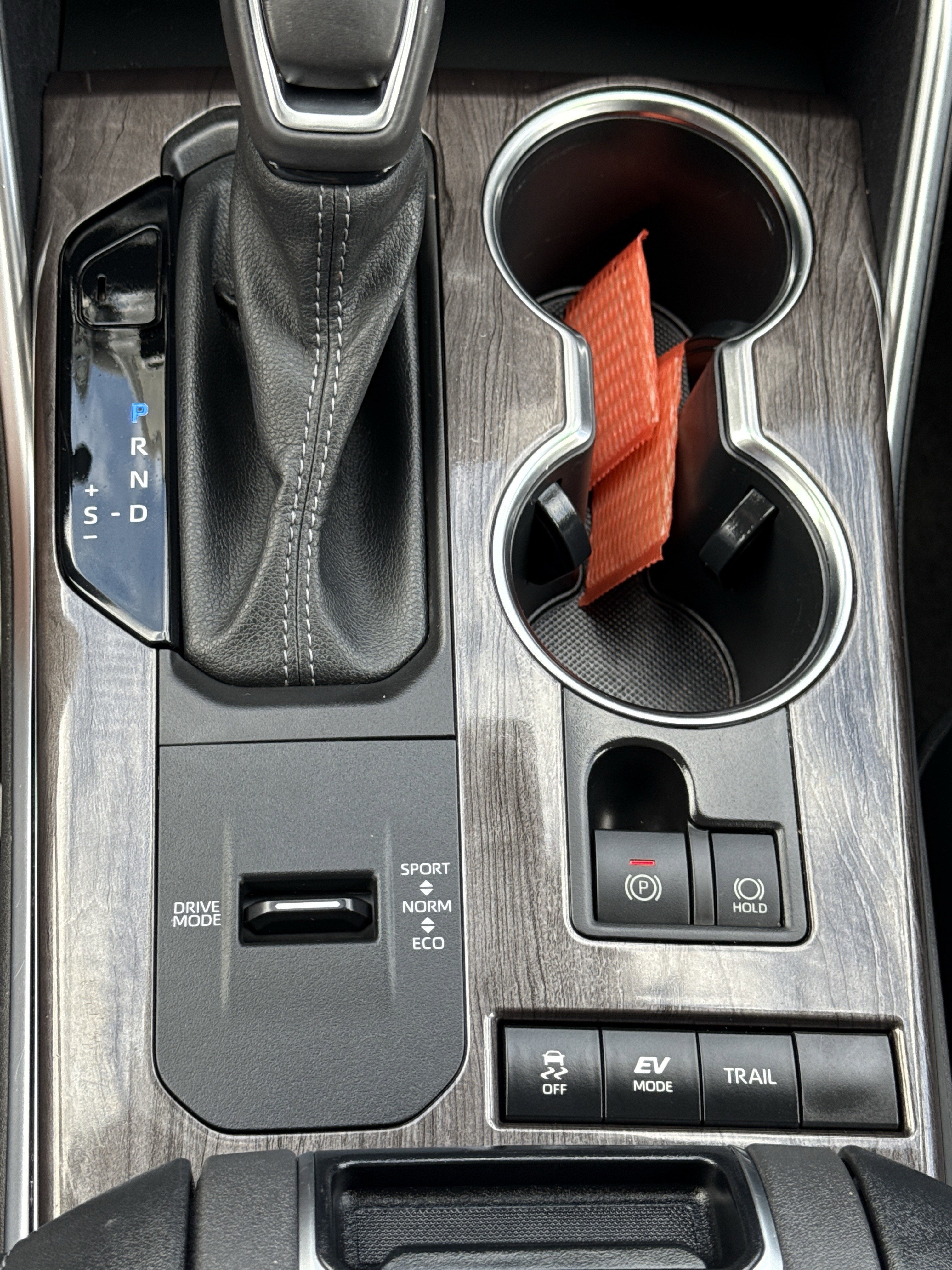 2022 Toyota Highlander Hybrid Platinum