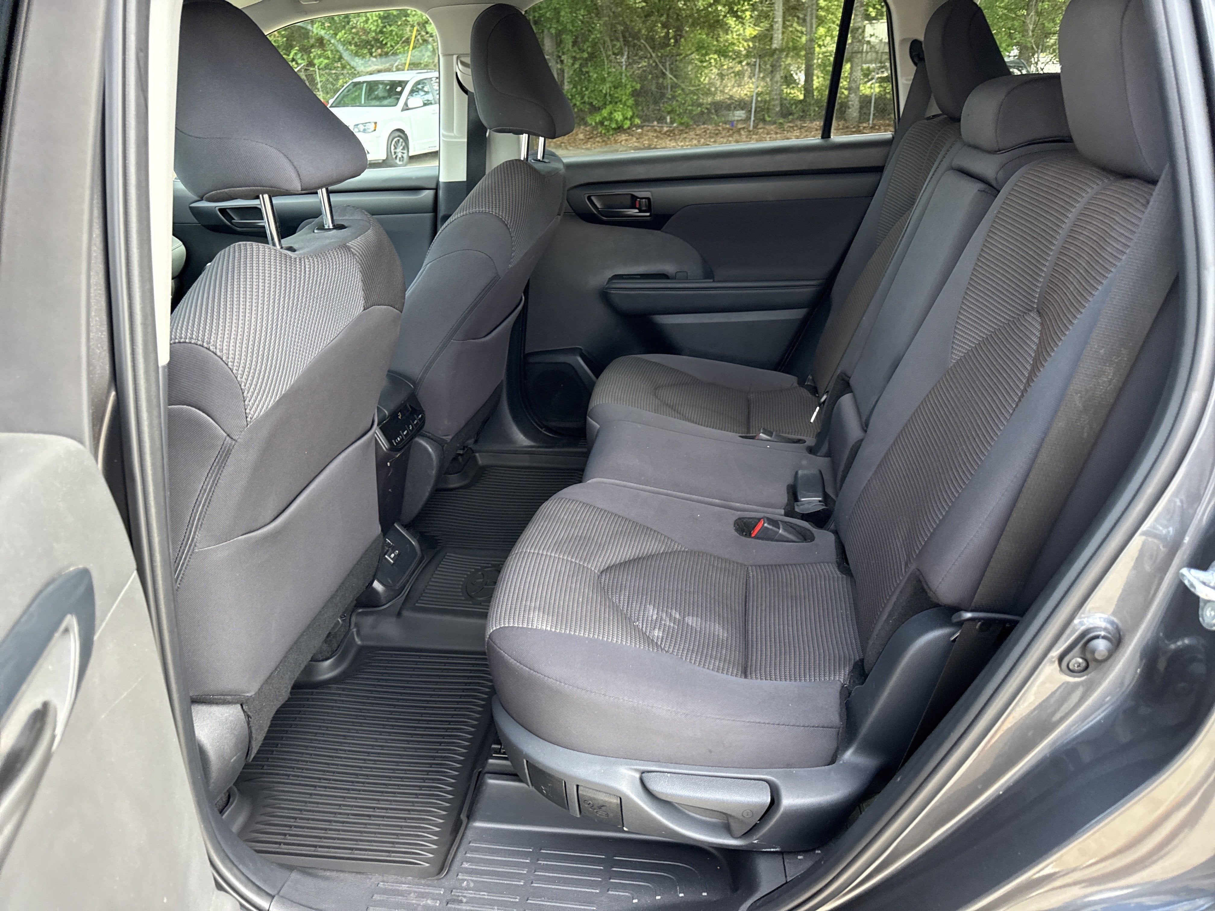 2025 Toyota Highlander LE