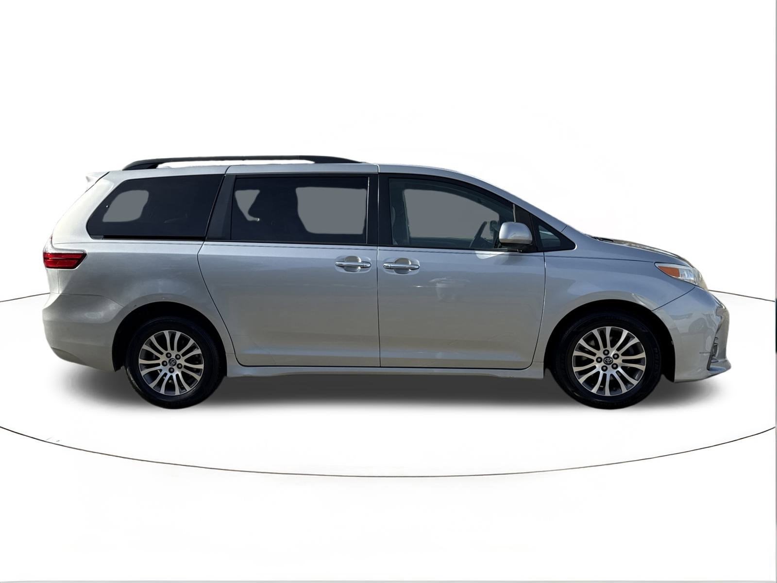 2020 Toyota Sienna XLE Premium