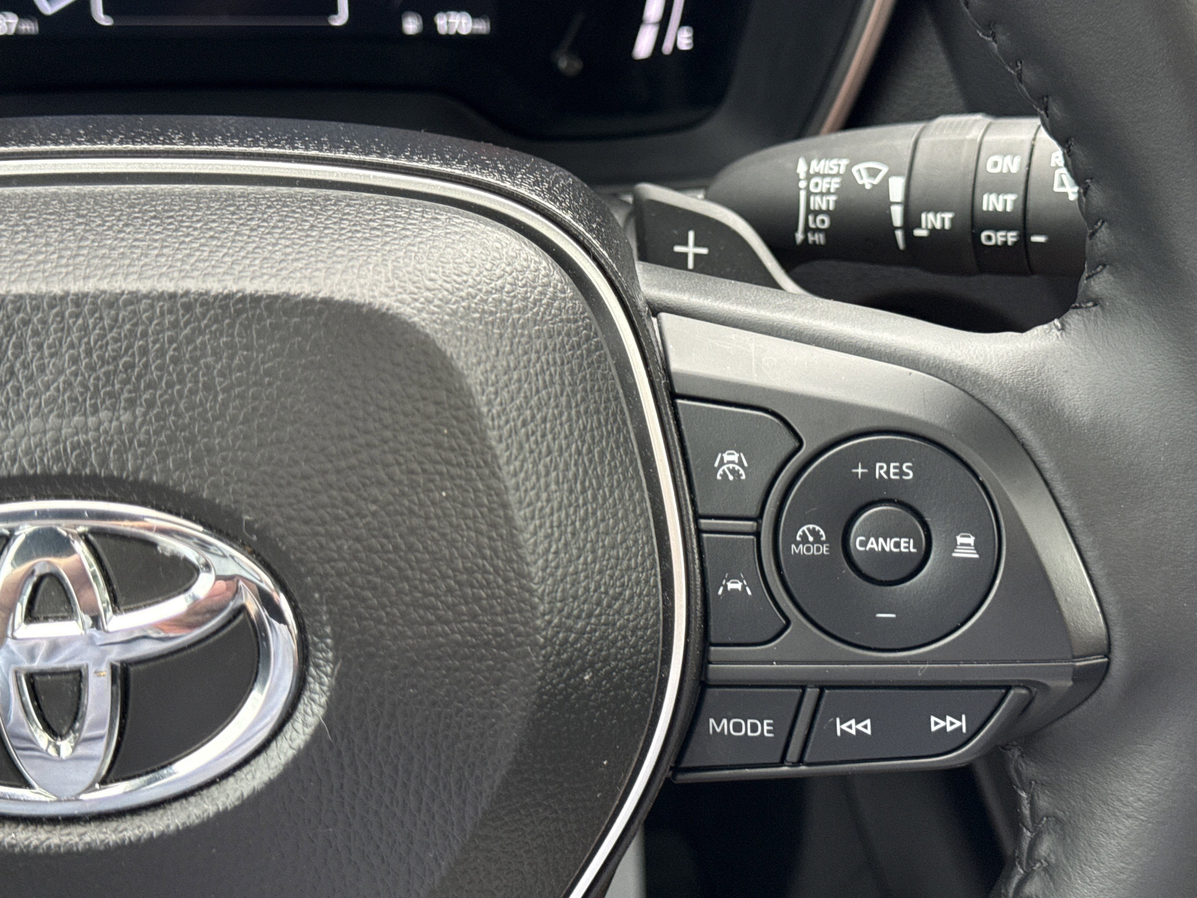 2024 Toyota Corolla Cross Hybrid XSE
