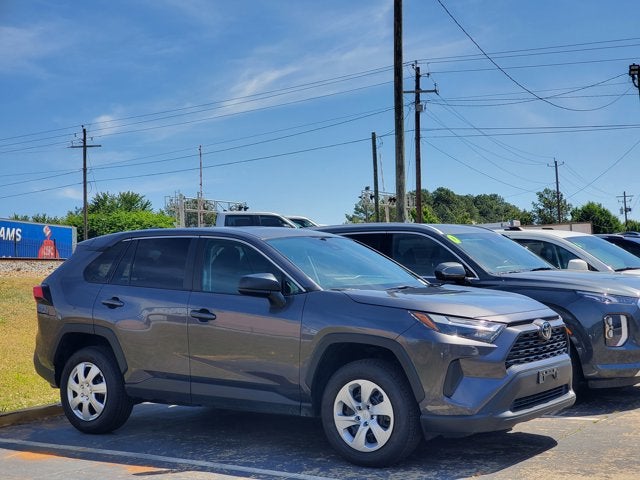 2024 Toyota RAV4 LE