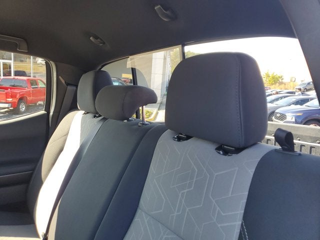 2022 Toyota Tacoma 4WD SR