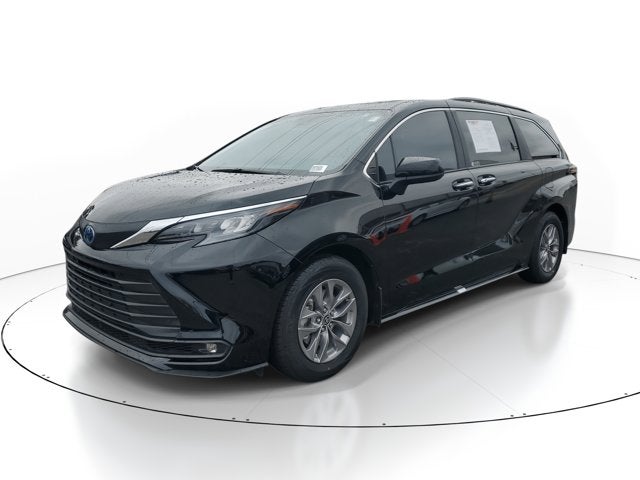 2025 Toyota Sienna XLE