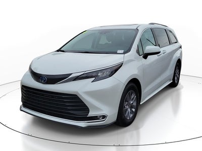 2024 Toyota Sienna XLE