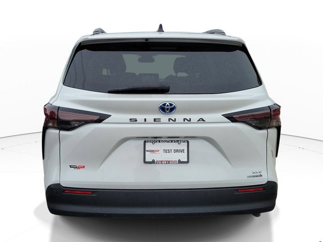 2024 Toyota Sienna XLE