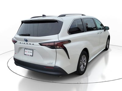 2024 Toyota Sienna XLE