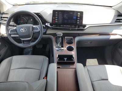 2024 Toyota Sienna XLE