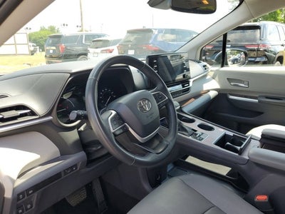 2024 Toyota Sienna XLE