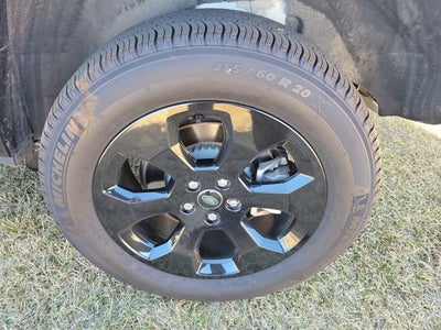 2024 Land Rover Defender X-Dynamic SE